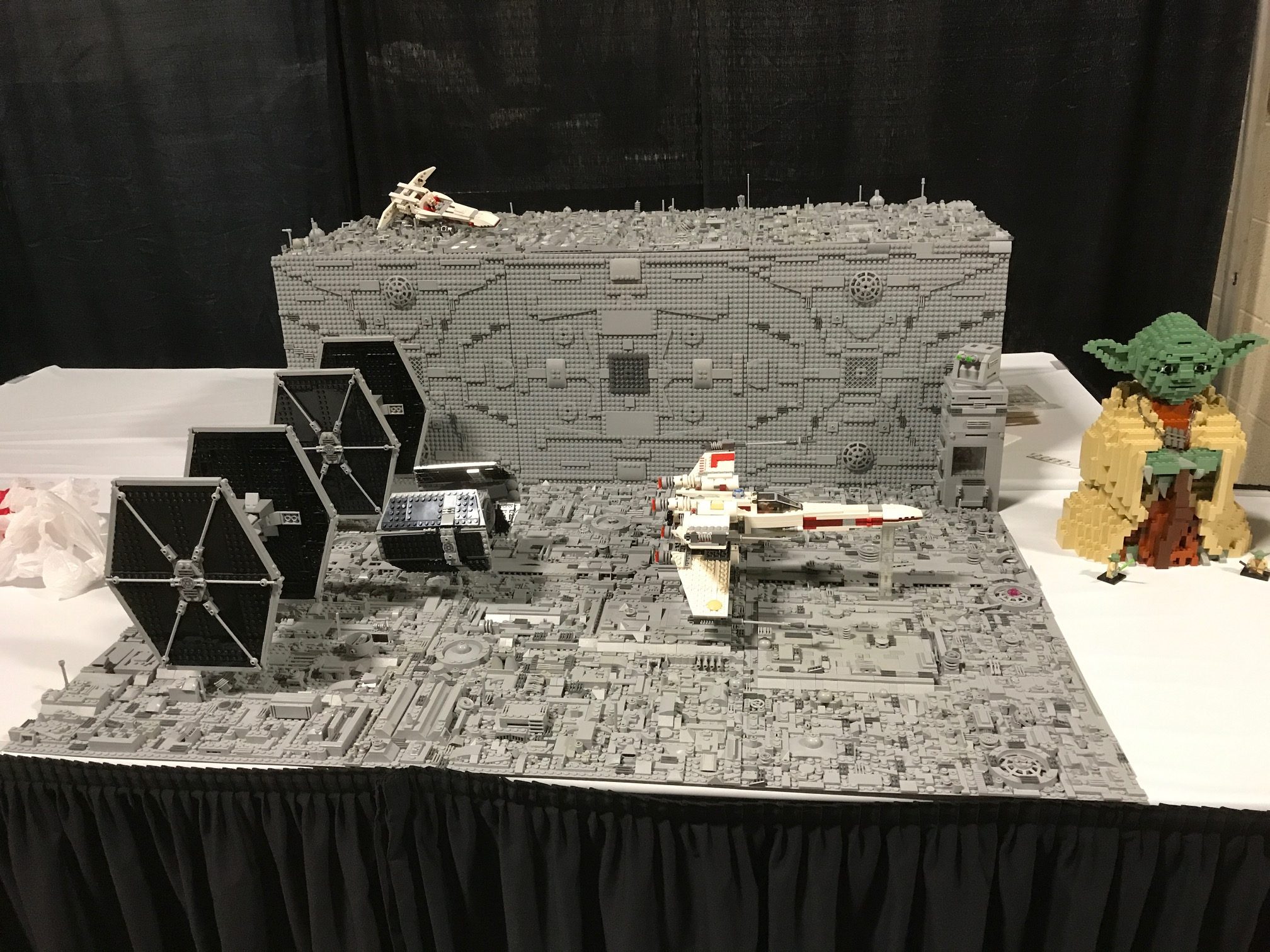 Death Star Trench Run. Lego Yoda