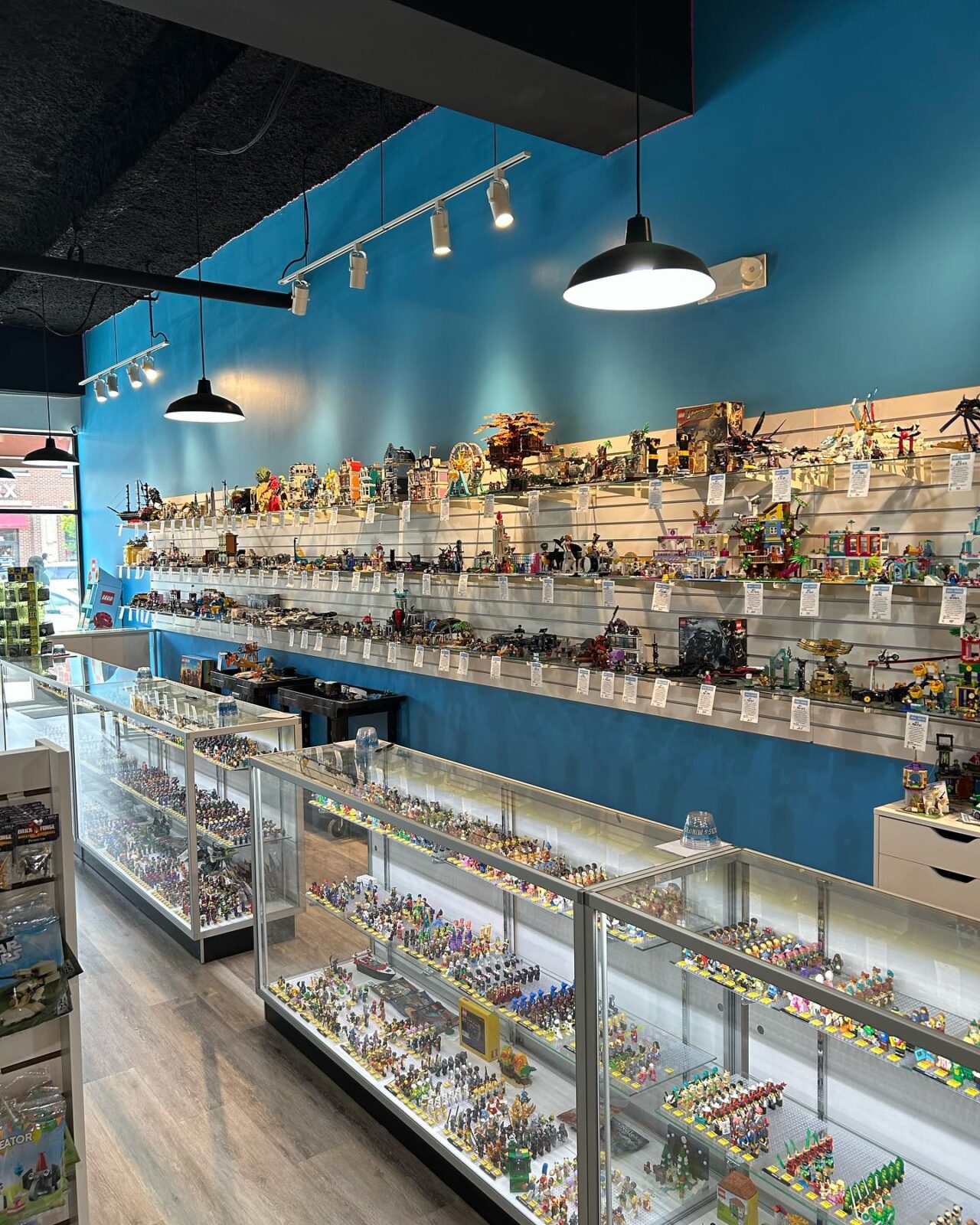 LEGO® Resale Store Buy Sell Trade Bricks and Minifigs Indian