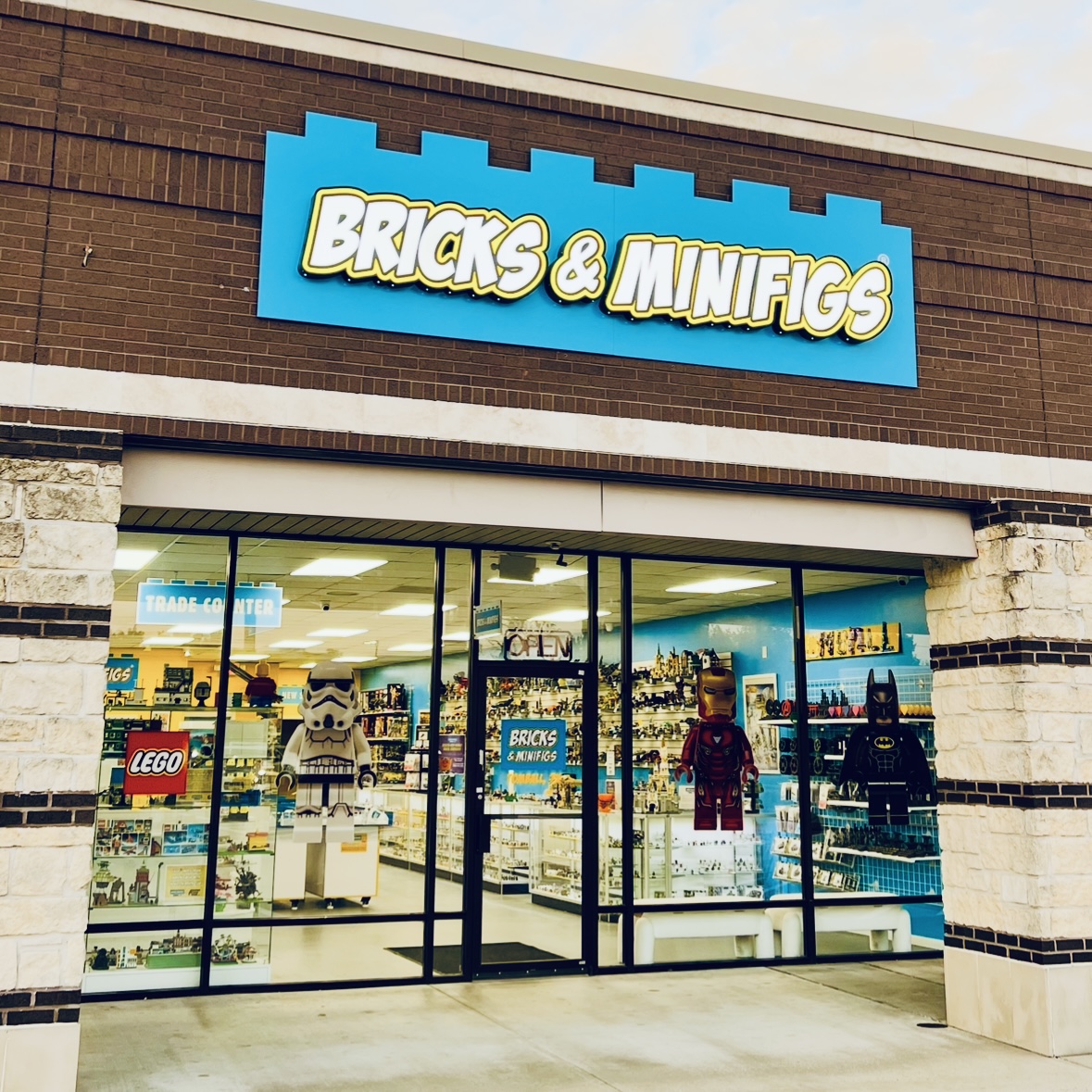 Bricks & Minifigs Tomball