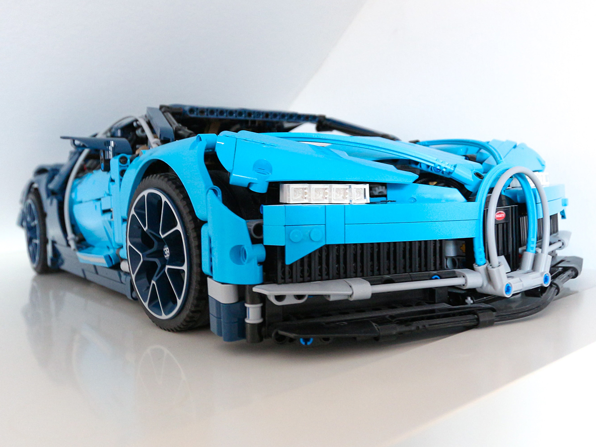 Lego Technic Bugatti Chiron build.
