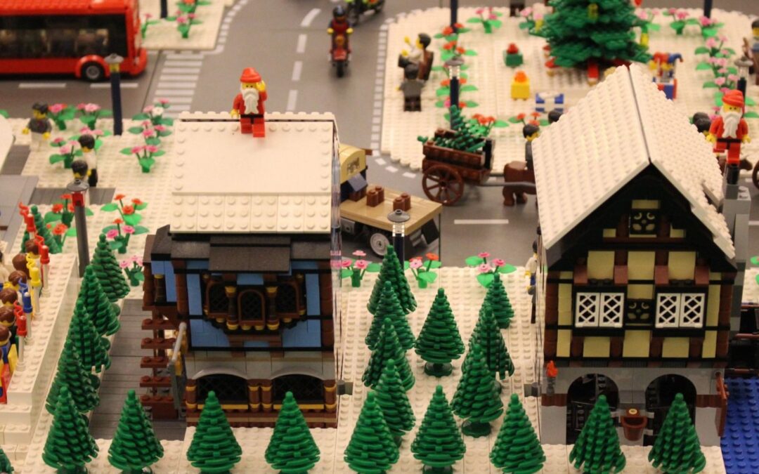 4 Tips for Displaying Your LEGO® Collection at Home or at Conventions