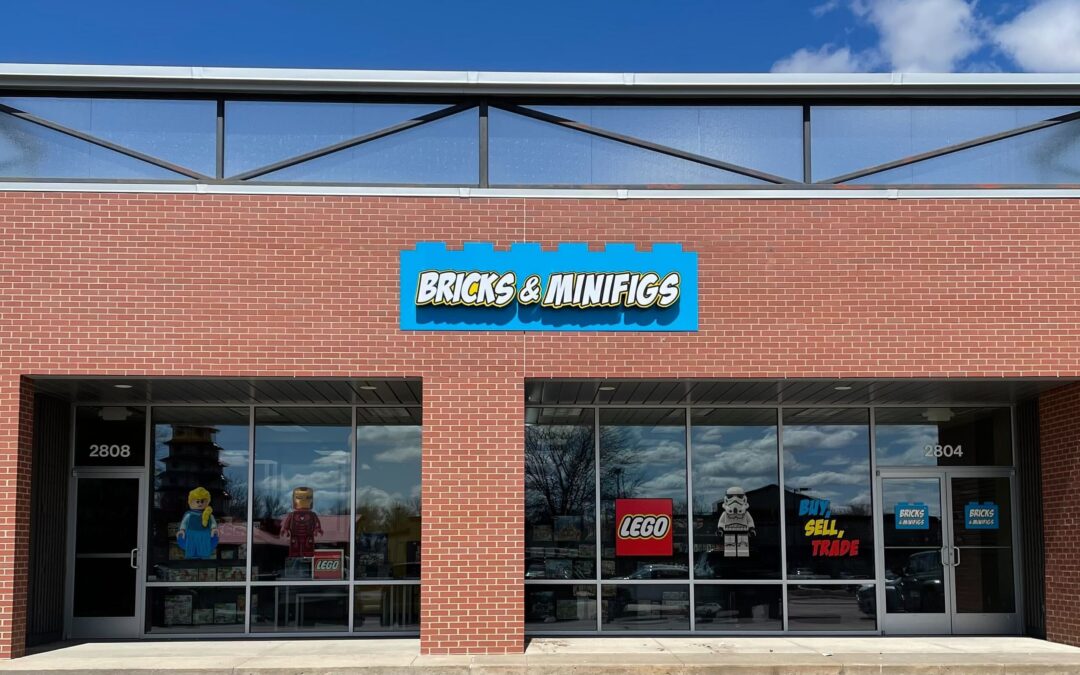 the front of a Bricks & Minifigs store.