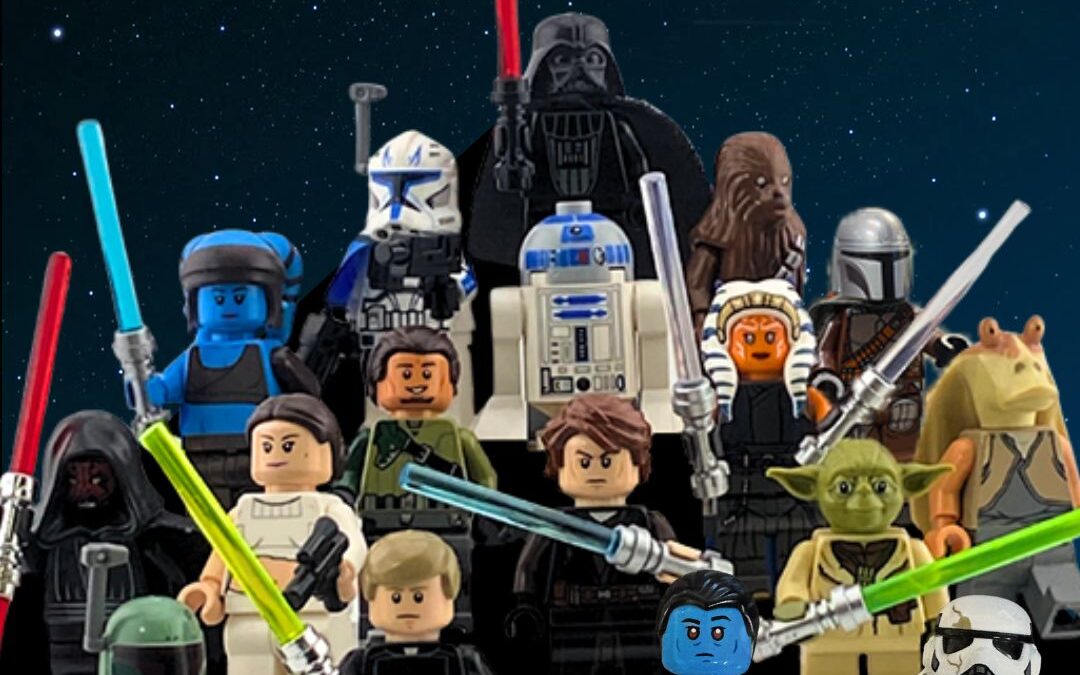 A crowd of LEGO® Star Wars™ minifigures